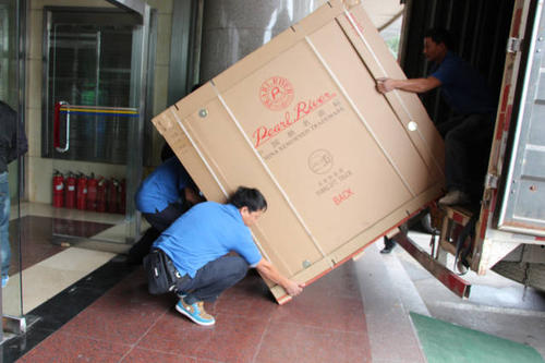 玛沁钢琴贵重工艺品无忧运